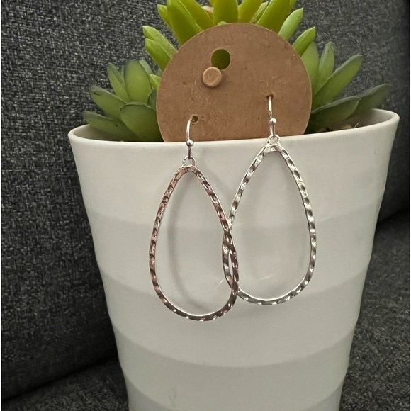 Jewelry - Water Drop Hollow Earringd